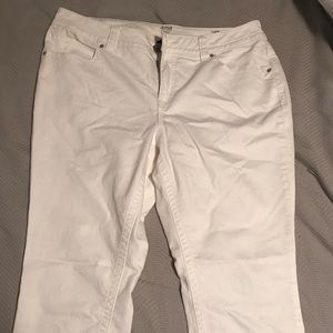 Women’s White Crop Jean Capris